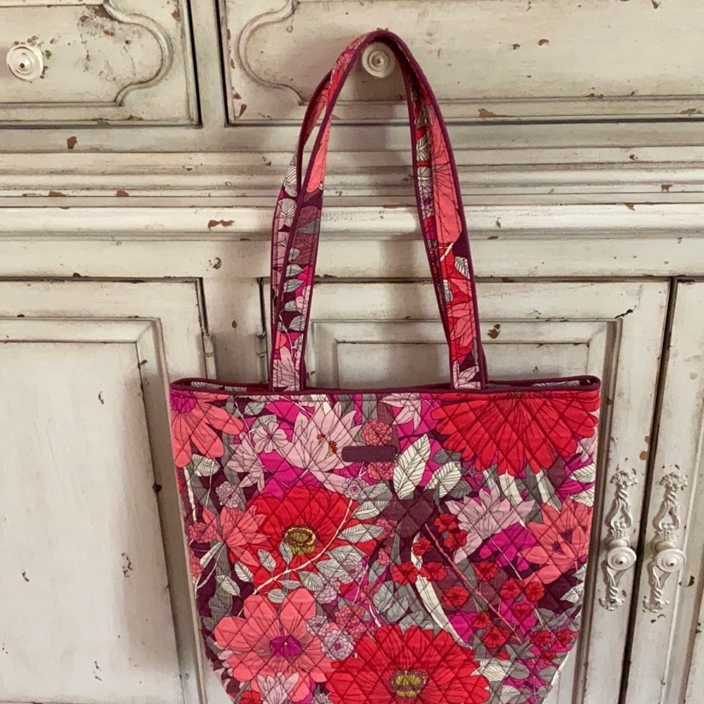 Bohemian Bloom Vera Bradley Tote - not ever worn